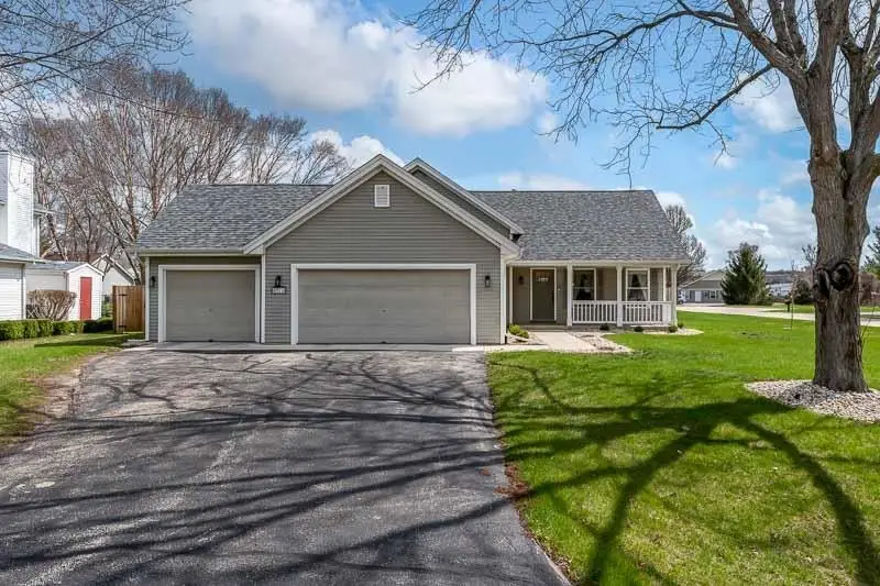 8311 Woodbridge Lane, Machesney Park, IL 61115 - #1