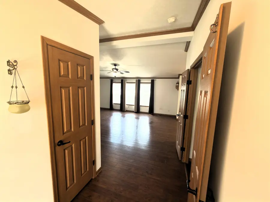 537 Park Avenue, Belvidere, IL 61008 - #2