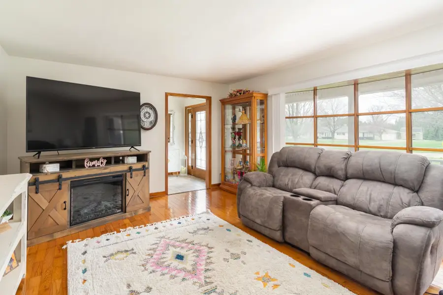 1504 Meriden Street, Mendota, IL 61342 - #3