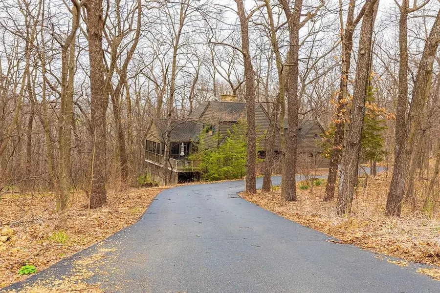 16 Hawthorn Lane, Galena, IL 61036 - #2