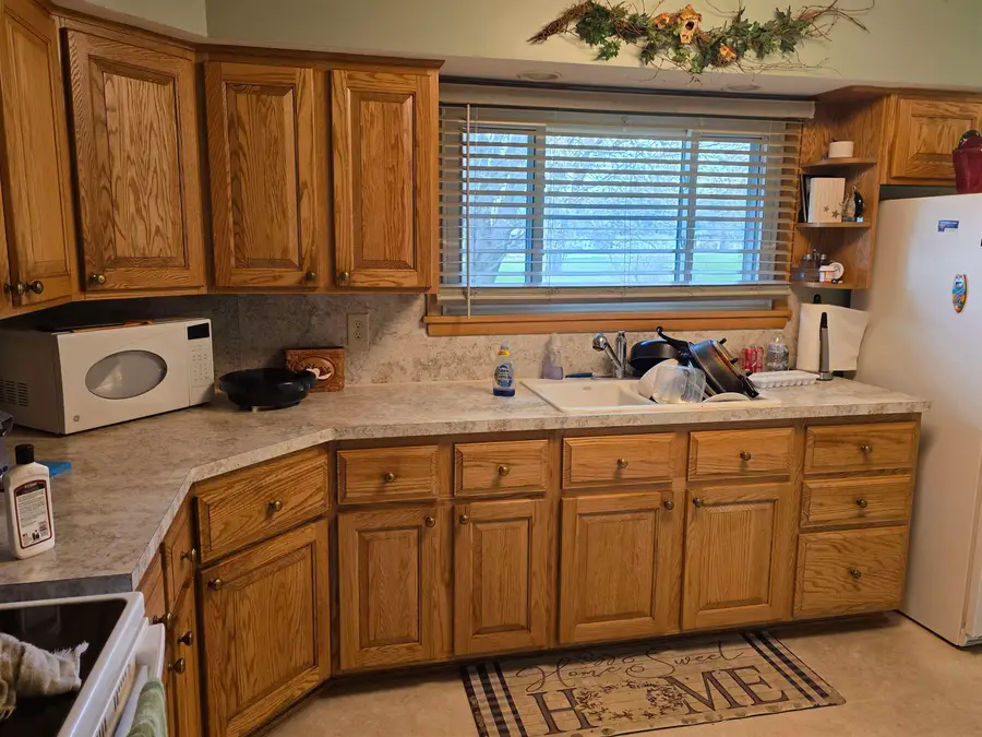 1427 S Blackhawk, Freeport, IL 61032 - #3