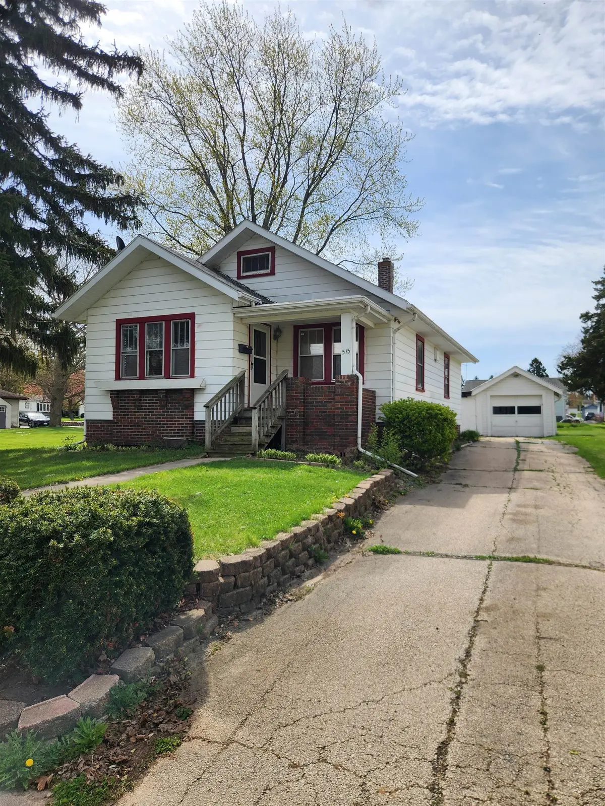 515 W DEWEY Street, Freeport, IL 61032 - #1