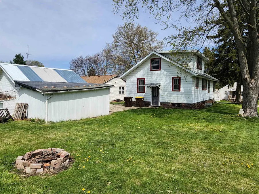515 W DEWEY Street, Freeport, IL 61032 - #2