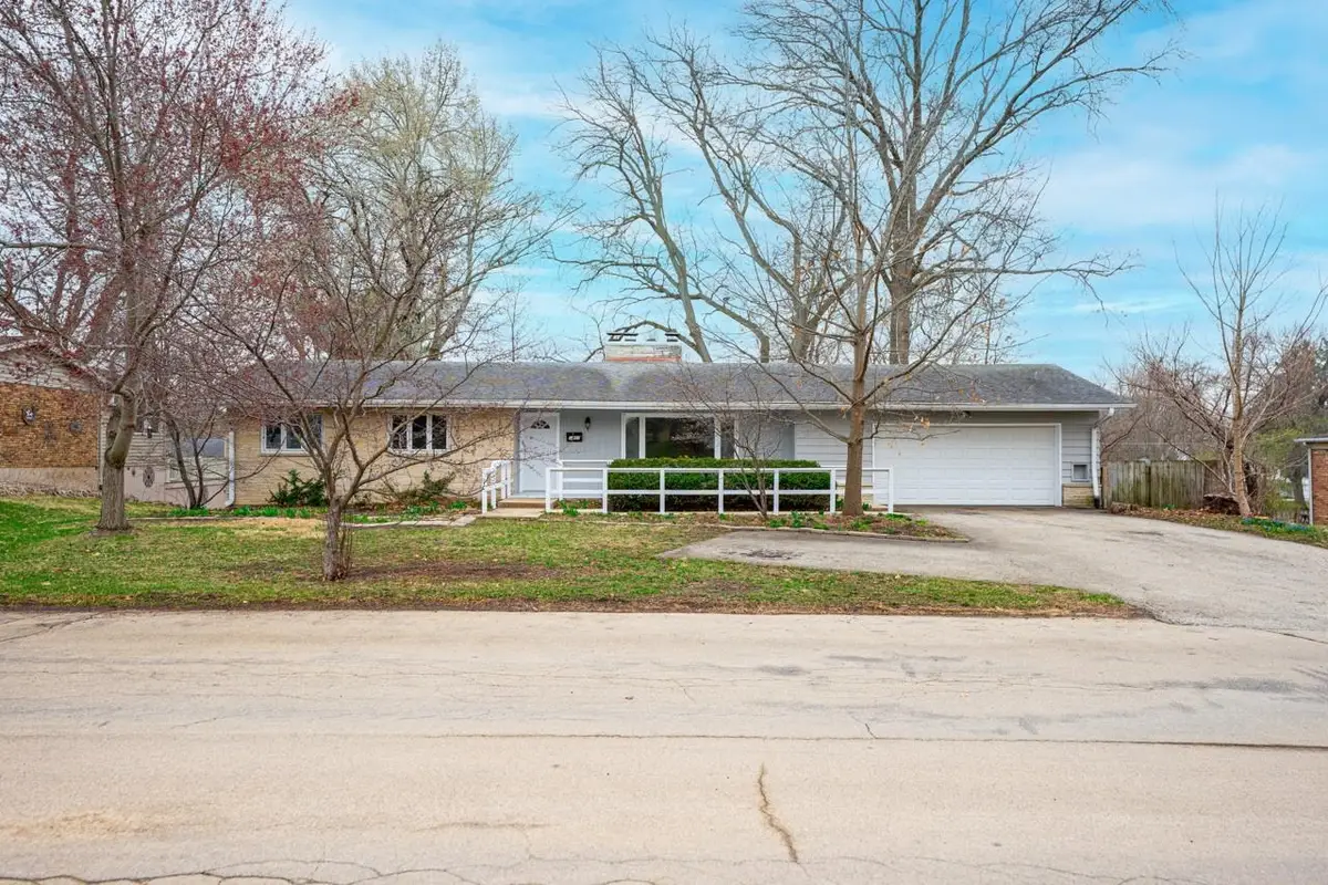 1407 Bolkinwood Drive, Freeport, IL 61032 - #1
