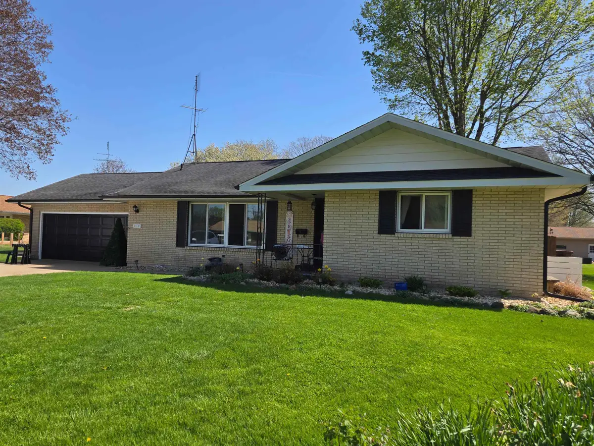 607 E Buffalo Street, Polo, IL 61064 - #1