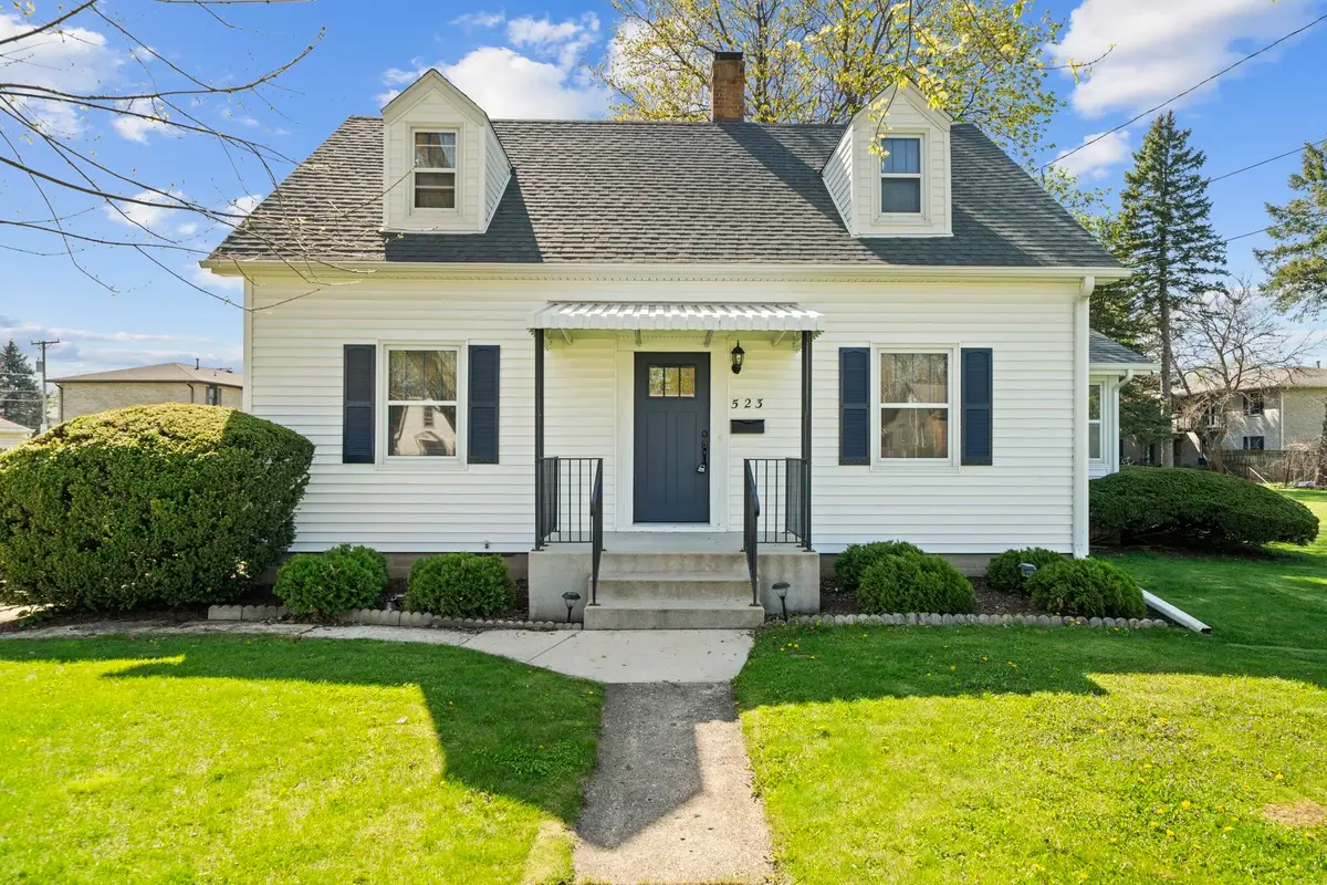 523 W Harrison Street, Belvidere, IL 61008 - #1