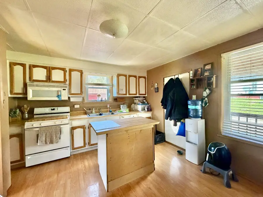 16 Van Street, Savanna, IL 61074 - #3
