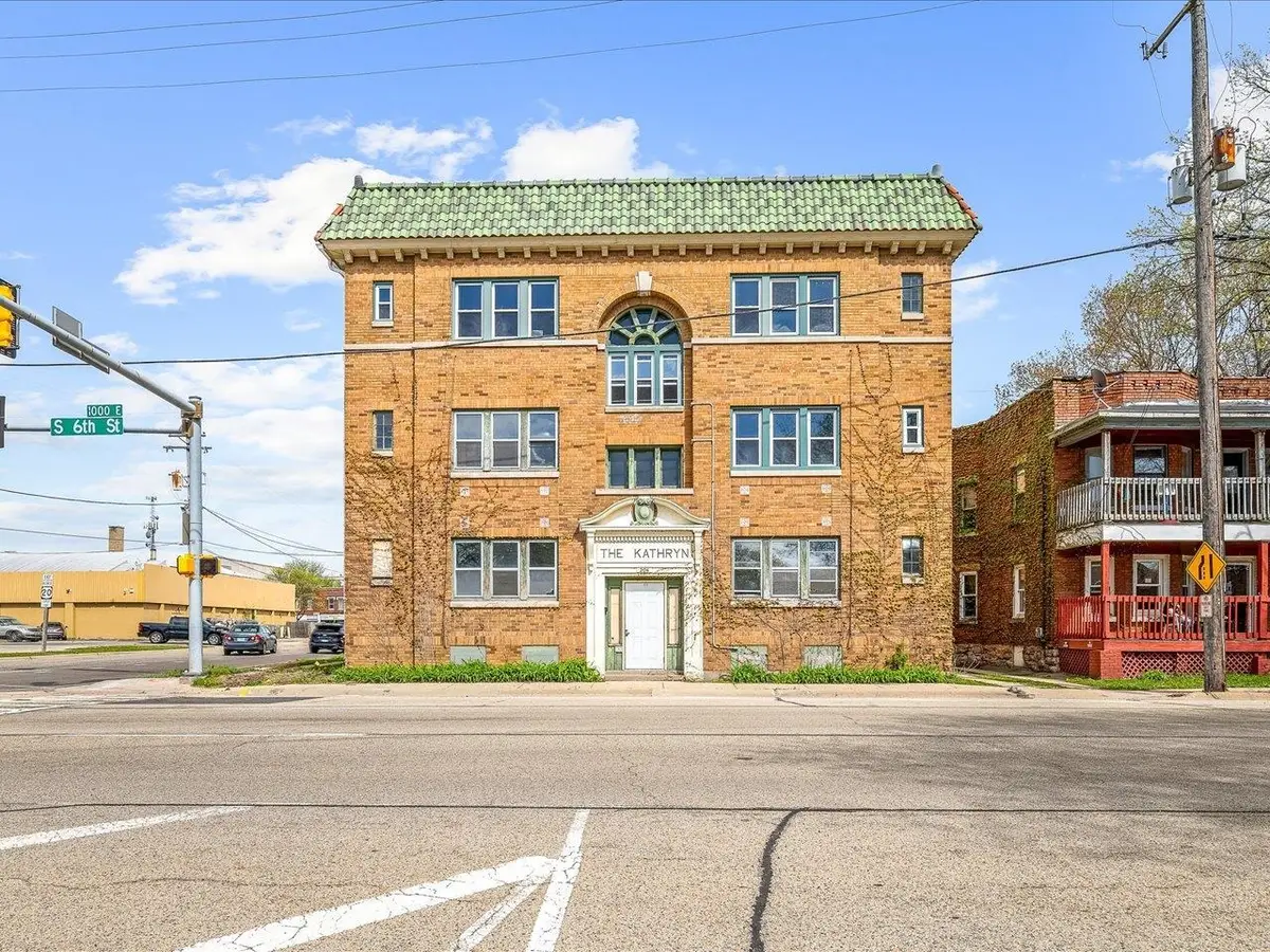 204 S Sixth Street, Rockford, IL 61104 - #1