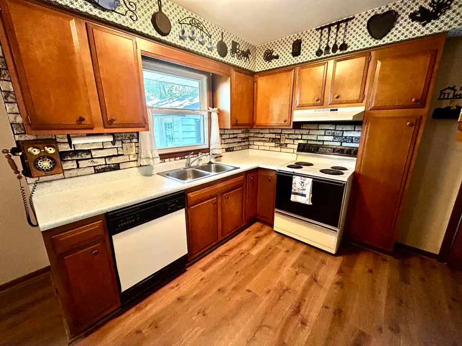425 11TH Street, Pecatonica, IL 61063 - #3