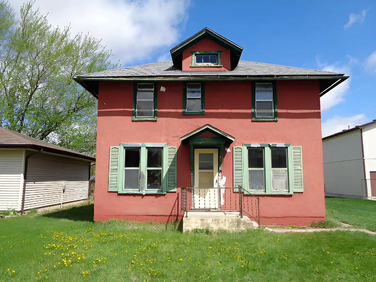 106 W Second Street, Leaf River, IL 61047 - #1