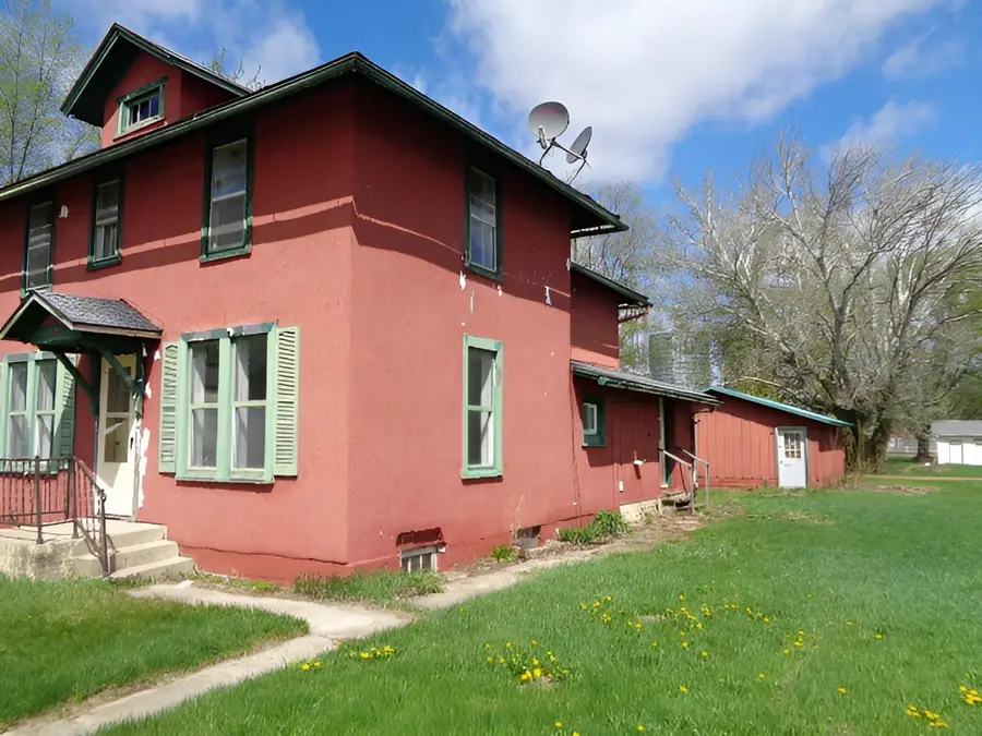 106 W Second Street, Leaf River, IL 61047 - #3
