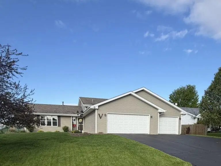 532 Autumnwolf Drive, Davis Junction, IL 61020 - #1