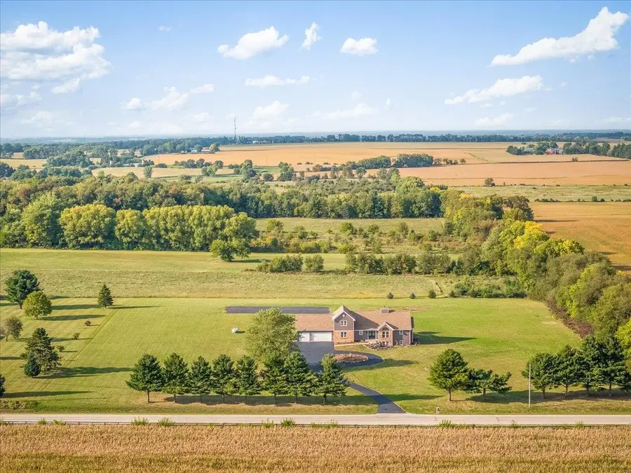 9281 Auburn Road, Winnebago, IL 61088 - #2