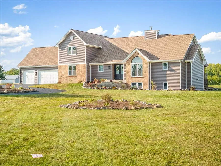 9281 Auburn Road, Winnebago, IL 61088 - #3
