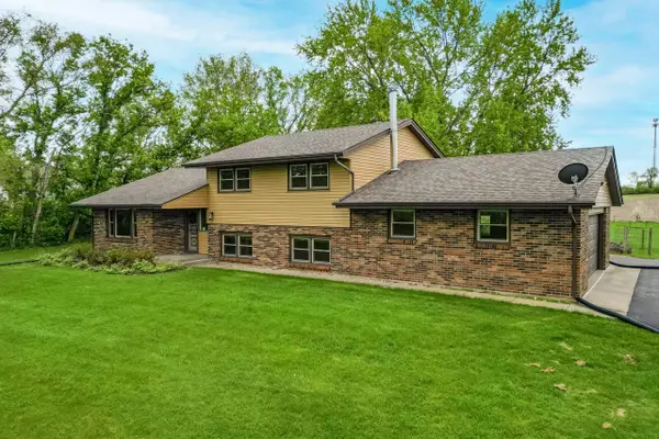 10160 Cemetery Road, PECATONICA, IL 61063