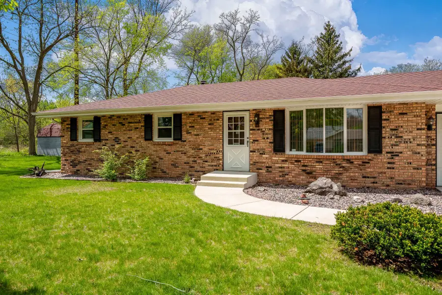 9804 Debbie Lane, Machesney Park, IL 61115 - #3