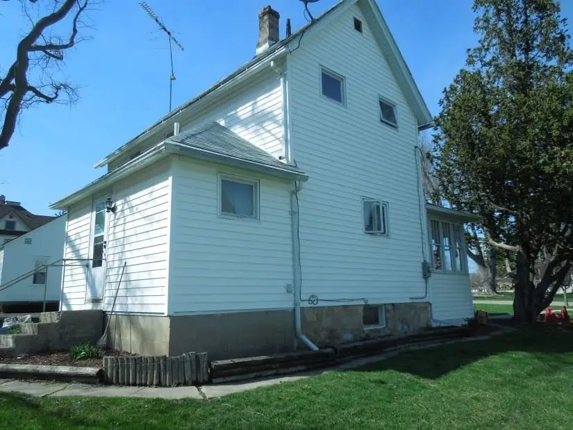705 W Main, Warren, IL 61087 - #3