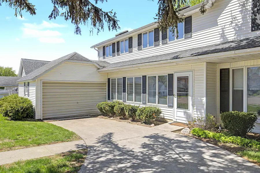201 W Main Street, Elizabeth, IL 61028 - #2