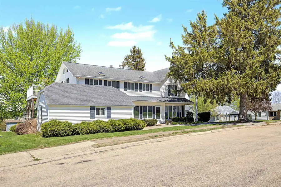 201 W Main Street, Elizabeth, IL 61028 - #3