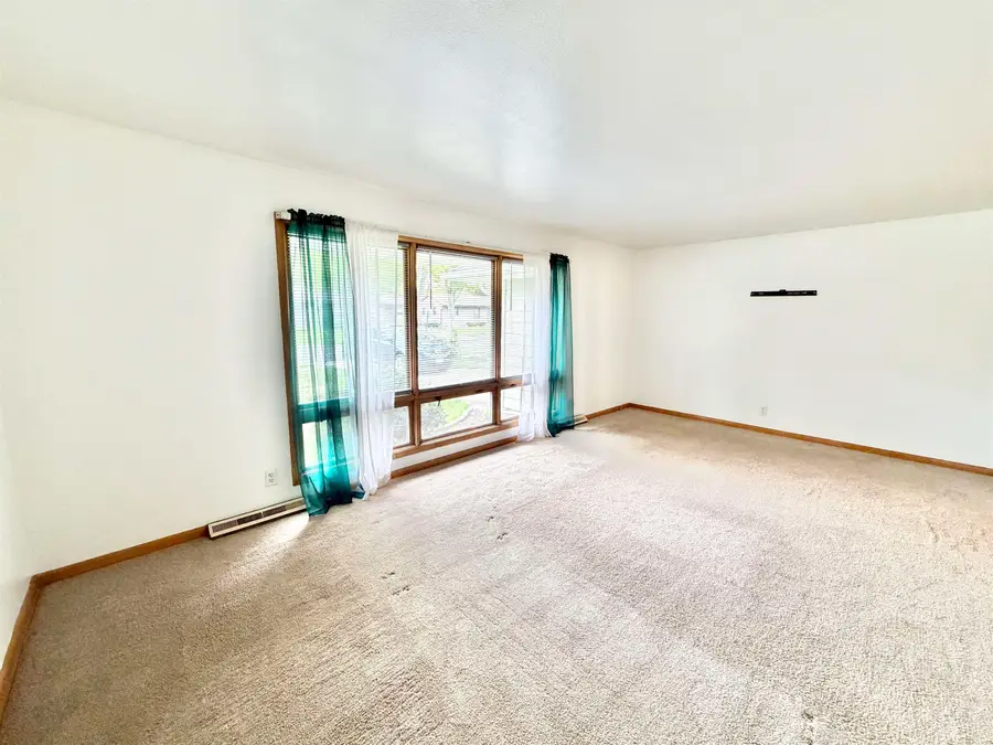 4619 Cleveland Avenue, Rockford, IL 61108 - #3