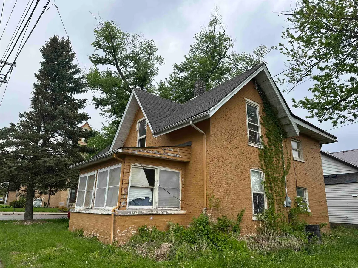 131 Third Street, Savanna, IL 61074 - #1