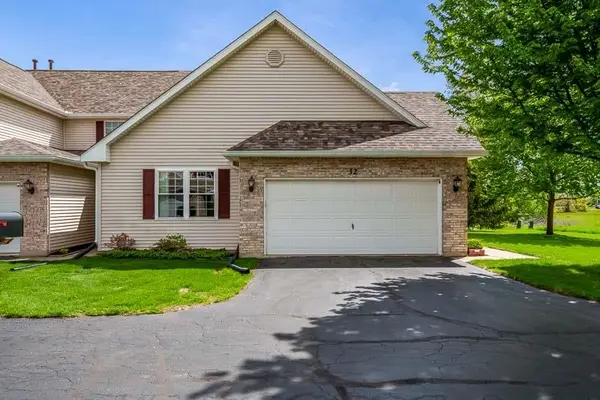 12014 BANEBERRY DR #32, ROSCOE, IL 61073