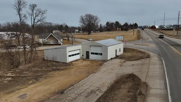 1328 US Highway 20 West, ELIZABETH, IL 61028