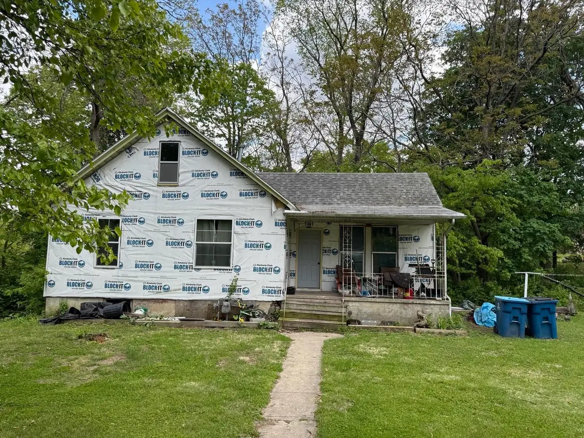 413 E St Paul Street, Spring Valley, IL 61362 - #1