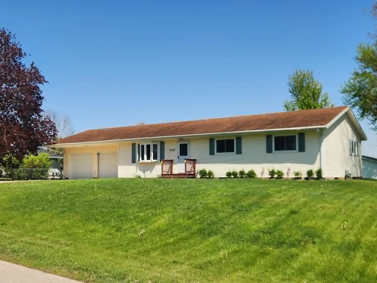 2267 EAGLE Drive, Freeport, IL 61032 - #1