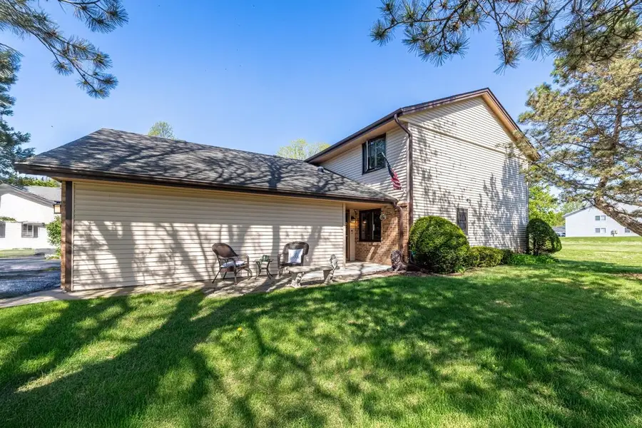 796 TULIP LN #23, Rockford, IL 61107 - #3