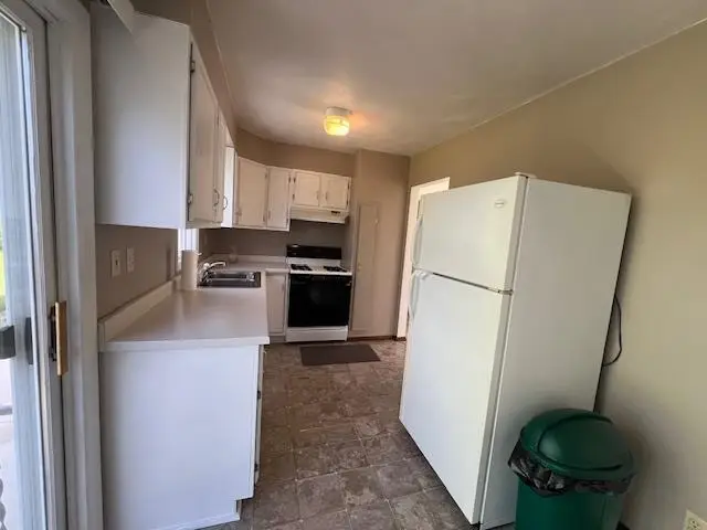 550 N Waddell Avenue, Freeport, IL 61032 - #3