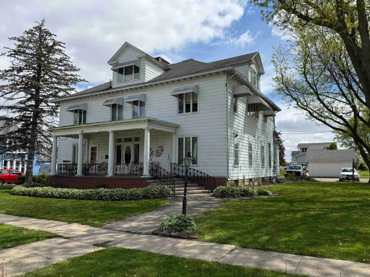 323 S Main, Stockton, IL 61085 - #1