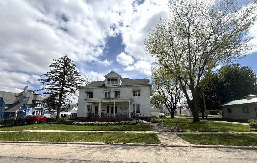 323 S Main, Stockton, IL 61085 - #3