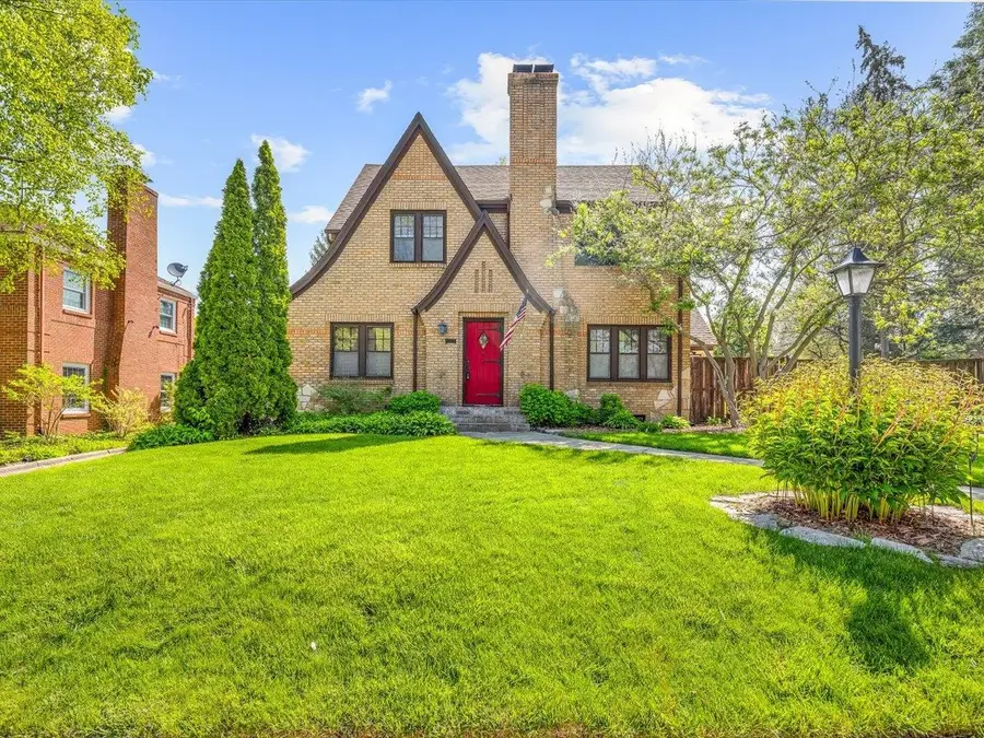 117 N Highland Avenue, Rockford, IL 61107 - #2