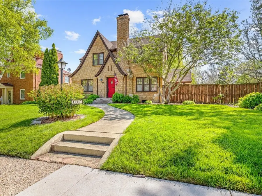 117 N Highland Avenue, Rockford, IL 61107 - #3