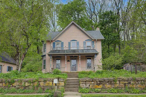 748 Dewey Avenue, GALENA, IL 61036