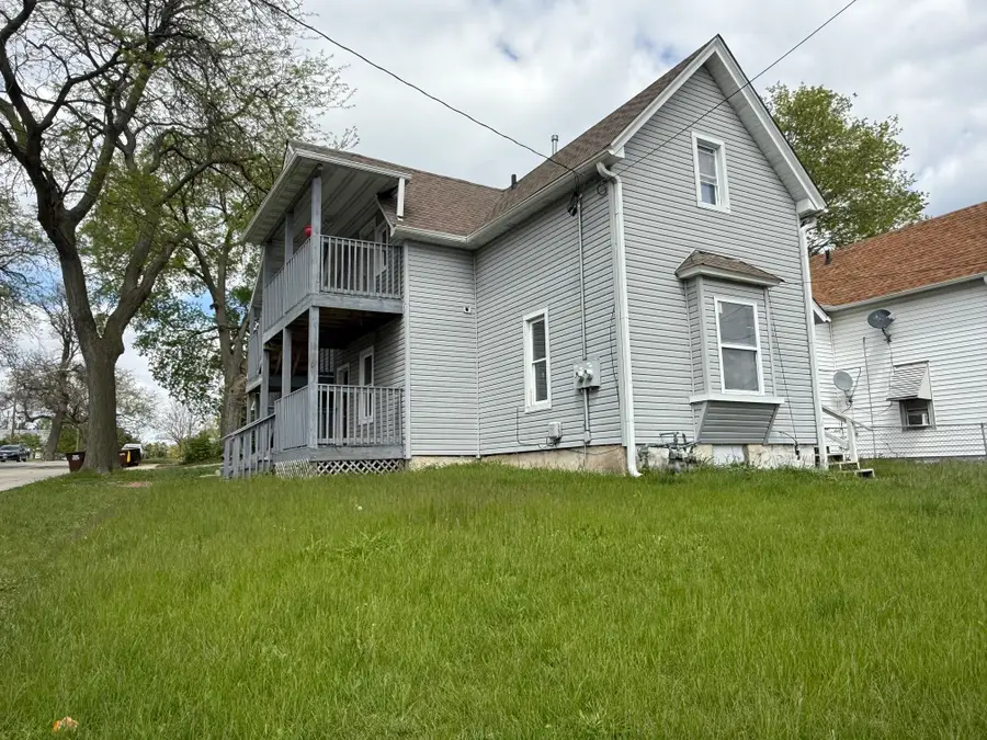 727 Montague Street, Rockford, IL 61102 - #3