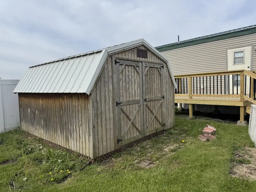 2705 St Vincents Unit #2 Avenue, Lasalle, IL 61301 - #3