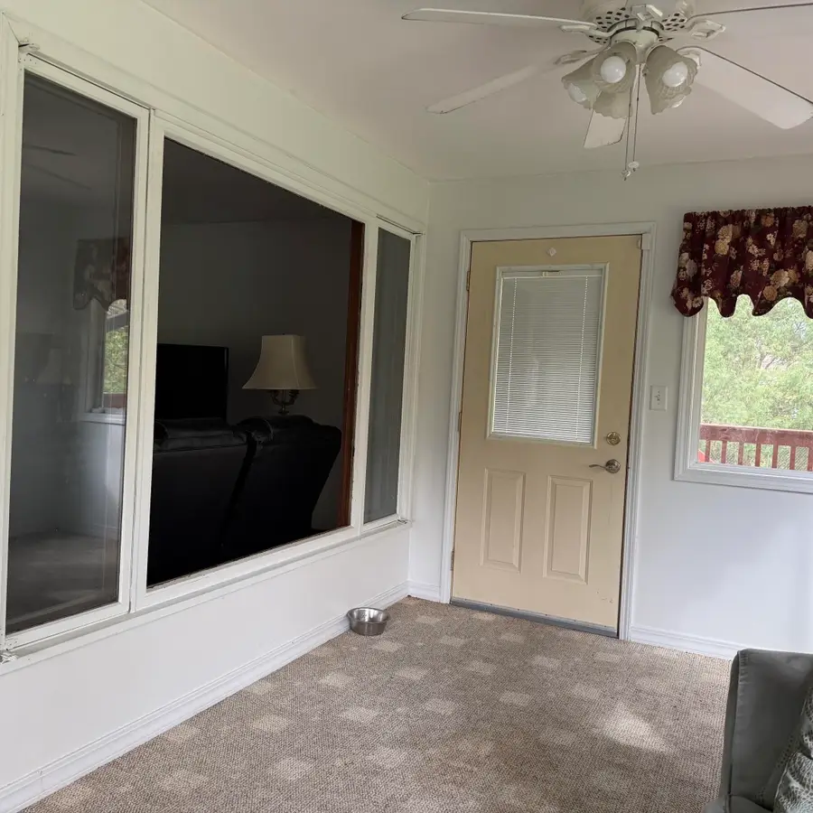 2041 Winchester Drive, Freeport, IL 61032 - #3