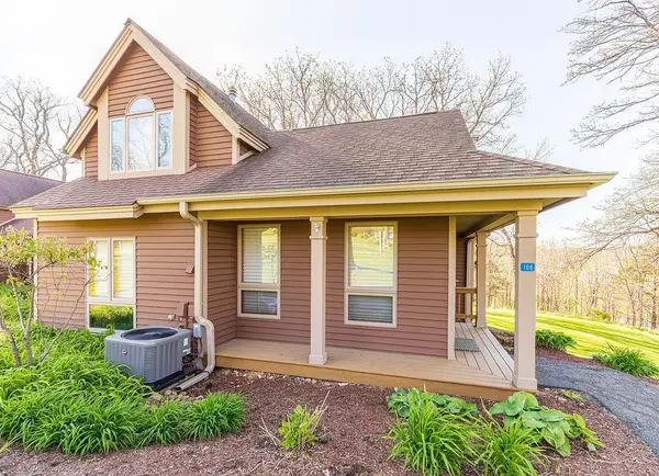 108 Walnut Hill Drive, GALENA, IL 61036