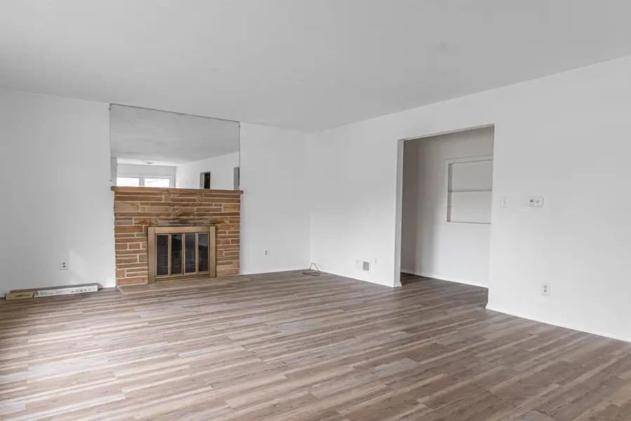 316 W Perry Street, Belvidere, IL 61008 - #3