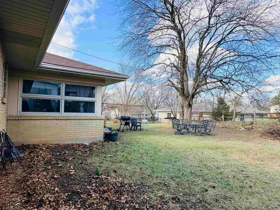 908 Woodland Drive, Rockford, IL 61108 - #2