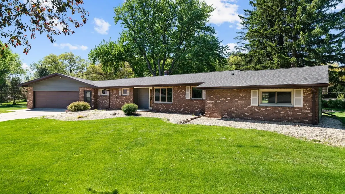 313 W Margaret Fuller Road, Oregon, IL 61061 - #1
