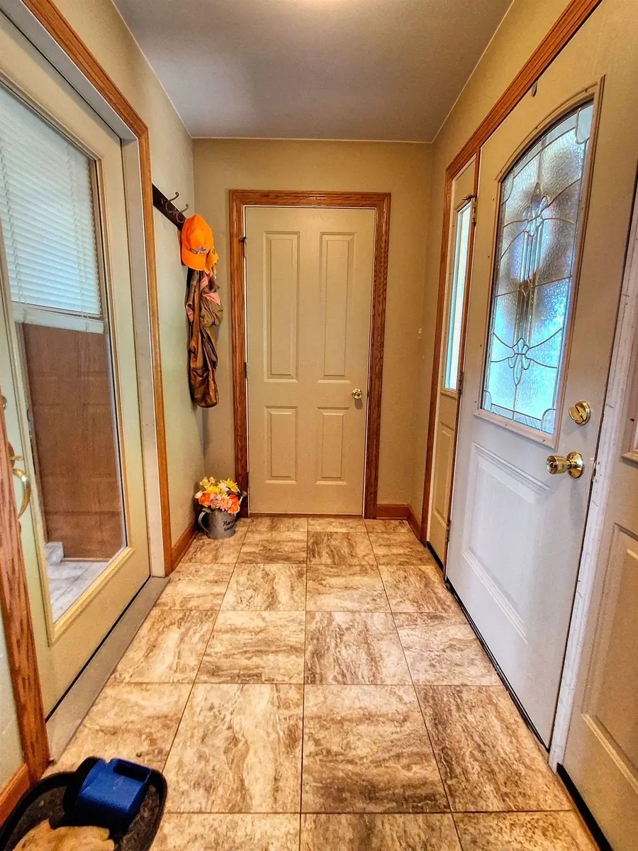7009 Pearl City Road, Freeport, IL 61032 - #3