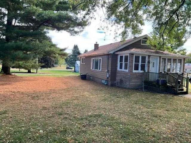 913 S 15th Street, Freeport, IL 61032 - #3