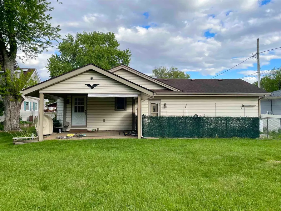 618 E Macomb Street, Belvidere, IL 61008 - #3