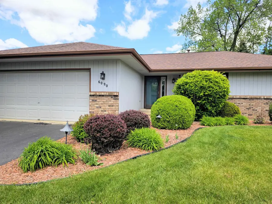 6090 Chatsworth Drive, Rockford, IL 61109 - #2