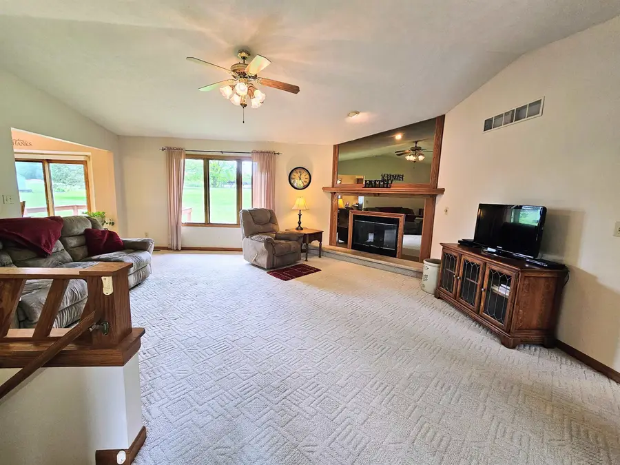 6090 Chatsworth Drive, Rockford, IL 61109 - #3
