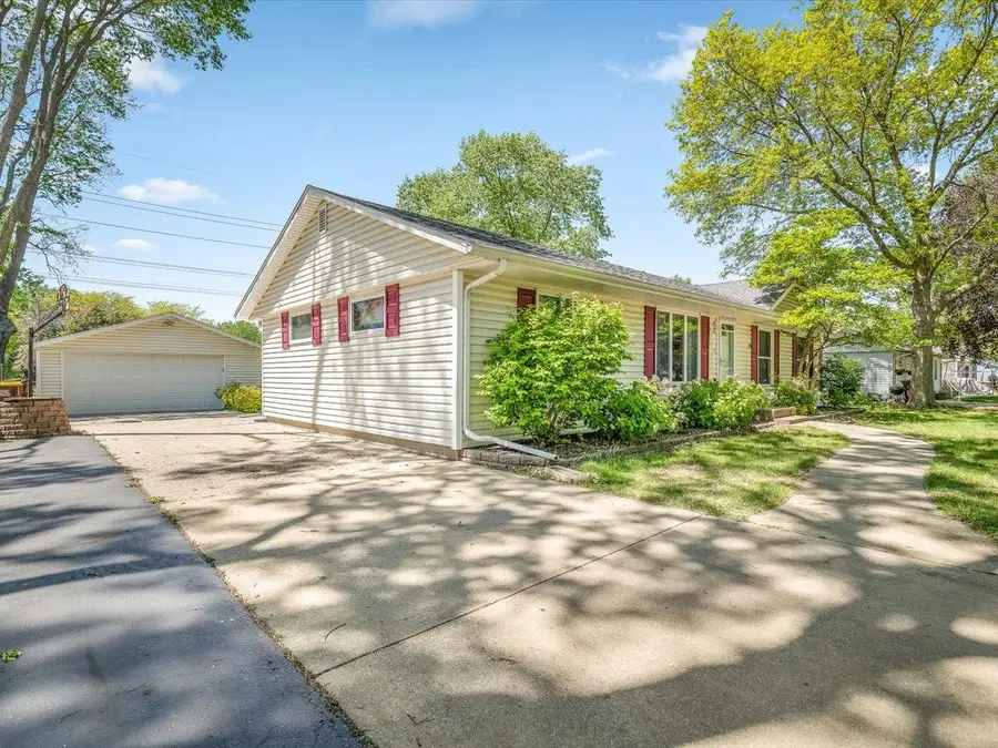 8318 Cameo Drive, Machesney Park, IL 61115 - #3