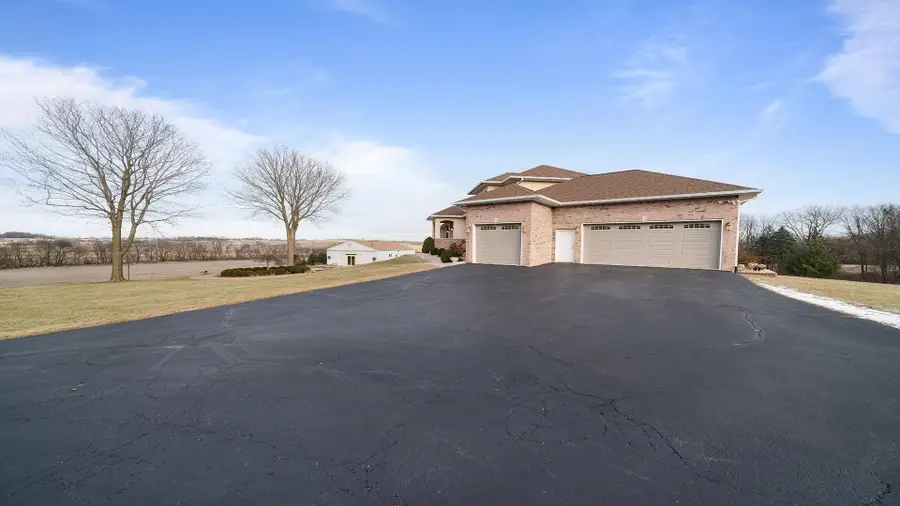 14481 Berglund Road, Pecatonica, IL 61063 - #2